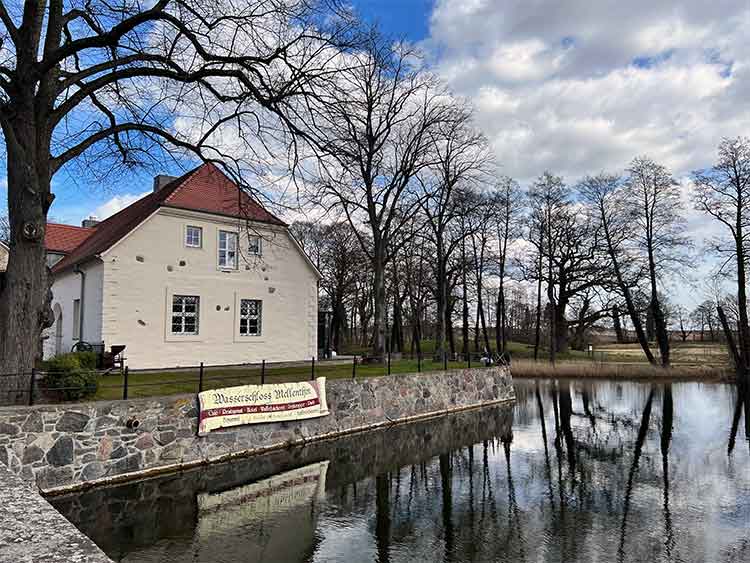 Schloss Graben um das Wasserschloss Mellenthin