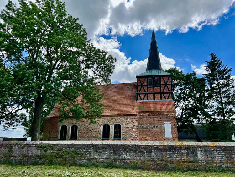 Spätgotische Dorfkirche Mönchow
