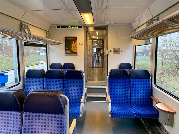 Moderne Bahn auf Usedom
