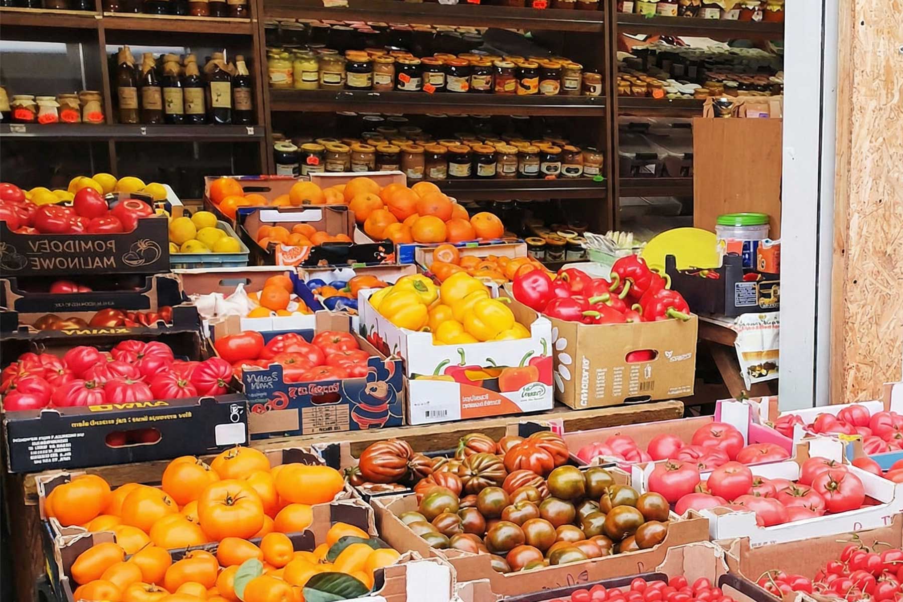 Frische Produkte auf dem Bauernmarkt Swinemünde Frische Lebensmittel auf dem Bauernmarkt in Swinemünde<br />