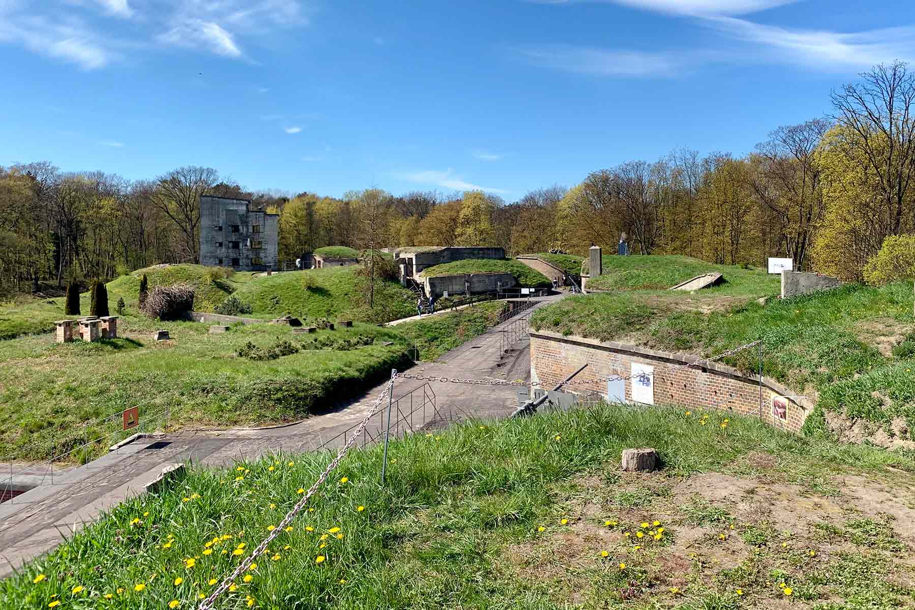 Außenanlage des Fort Zachodni in Swinemünde
