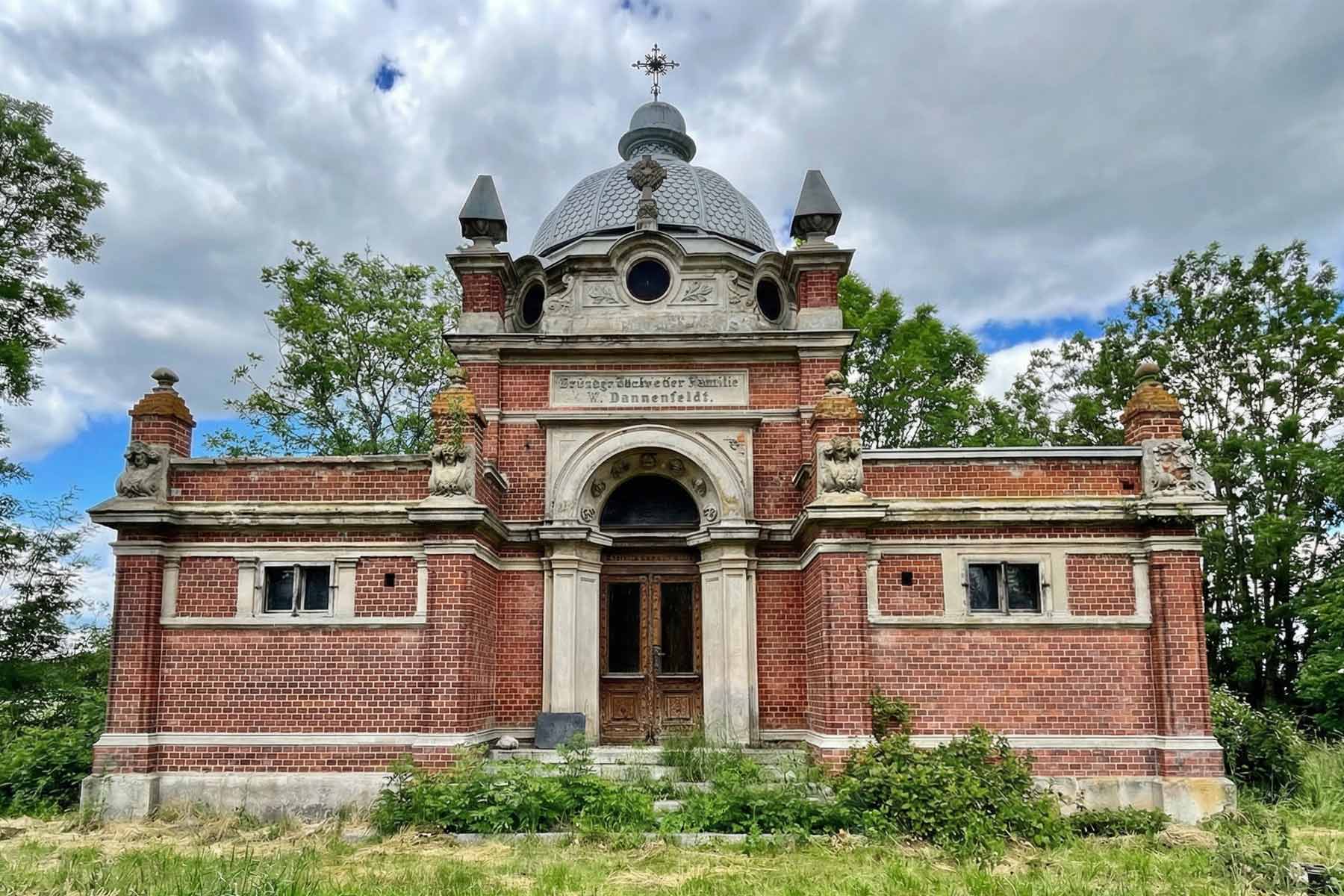 Mausoleum der Familie Dannenfeldt in Mönchow auf Usedom<br />
