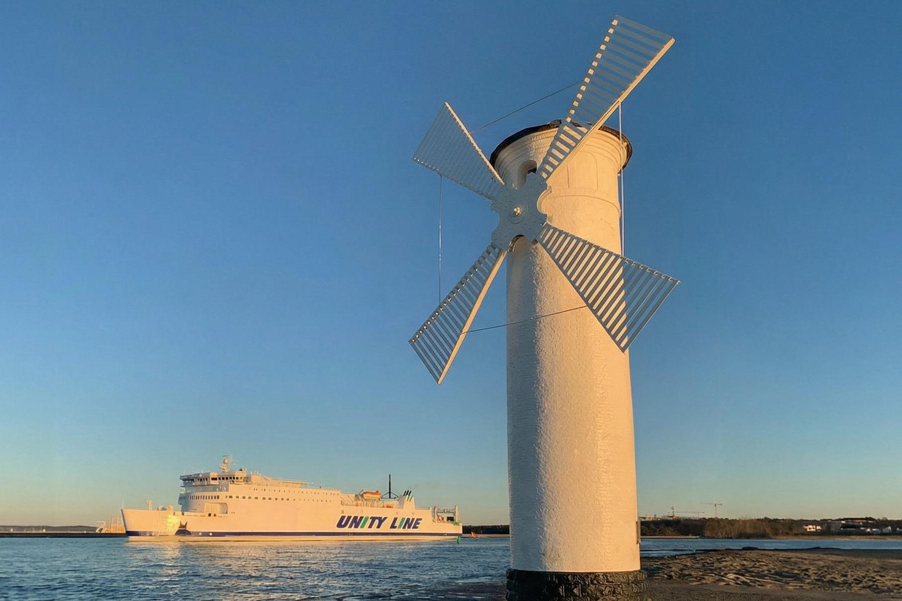Mühlenbake in Swinemünde an der Hafeneinfahrt Mühlenbake von der Wasserseite mit Blick in die Hafeneinfahrt von Swinemünde