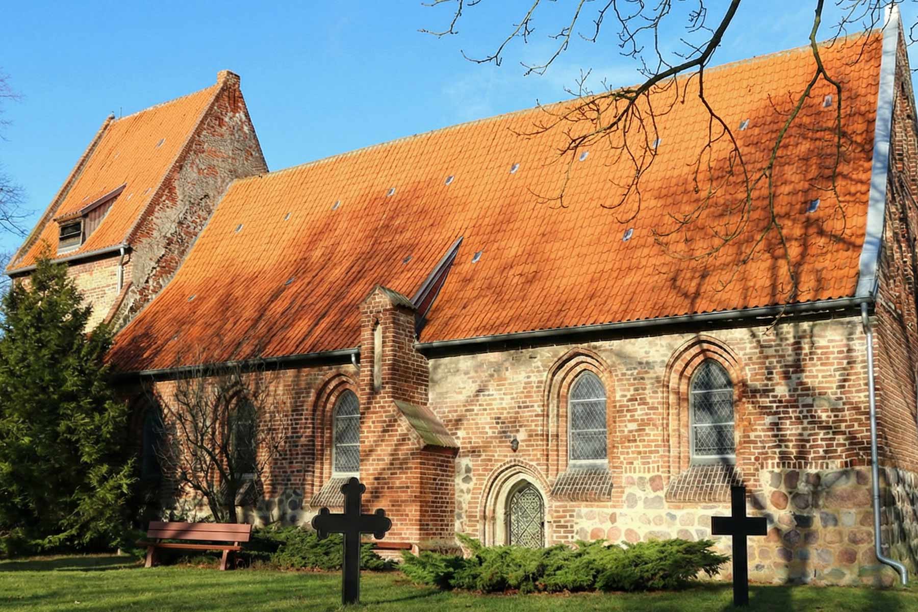 Historische Kirche im Ostseebad Koserow Dorfkirche im Ostseebad Koserow auf Usedom<br />