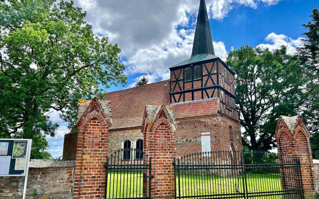 Spätgotische Dorfkirche in Mönchow