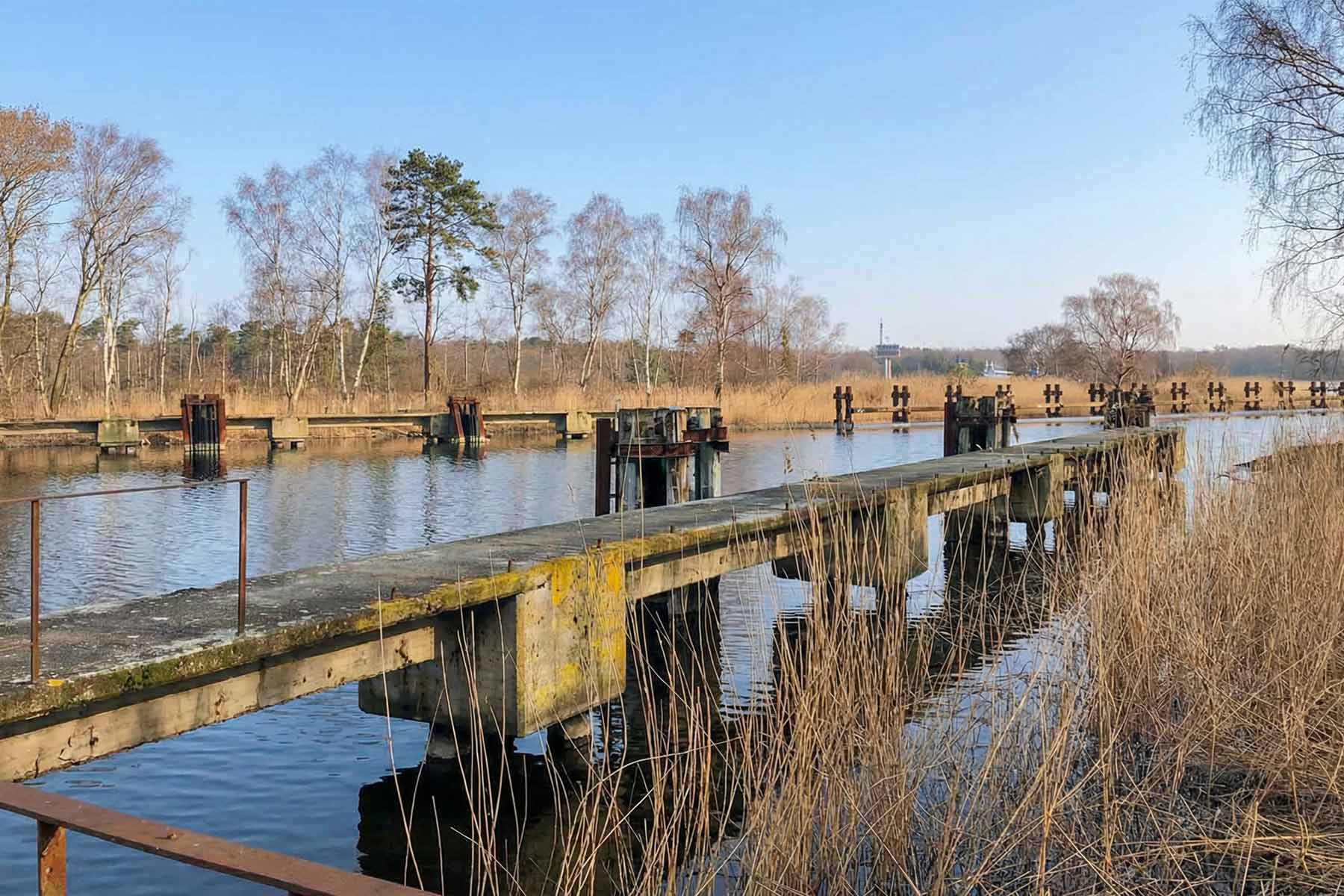 Alter U-Boot Hafen Swinemünde Alter U-Boot Hafen in Swinemünde mit erhaltenen Stegen