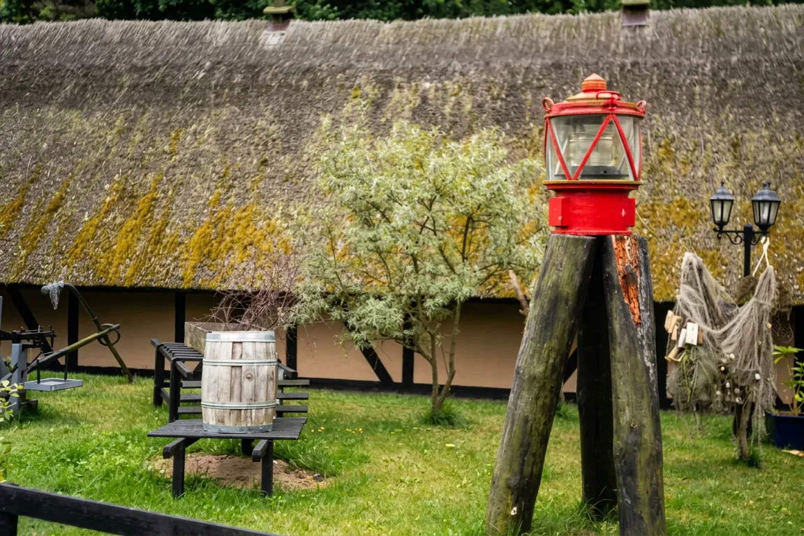 Maritime Gestaltung bei den Koserower Salzhütten im Jahr 2002